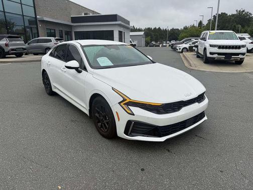 Snow White Pearl 2025 Kia K5 LXS