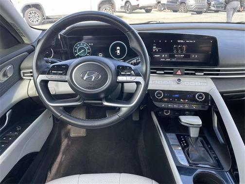 2021 Hyundai ELANTRA Limited