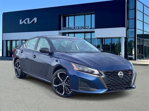 2023 Nissan Altima SR FWD