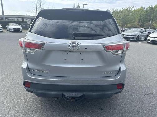 Silver Sky Metallic 2015 Toyota Highlander XLE