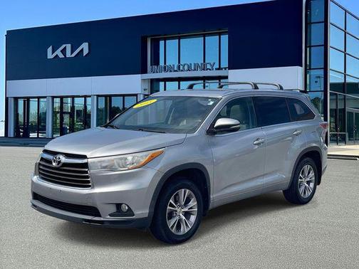 Silver Sky Metallic 2015 Toyota Highlander XLE