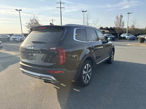 2022 Kia Telluride S