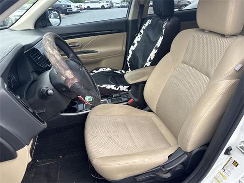 2019 Mitsubishi Outlander ES