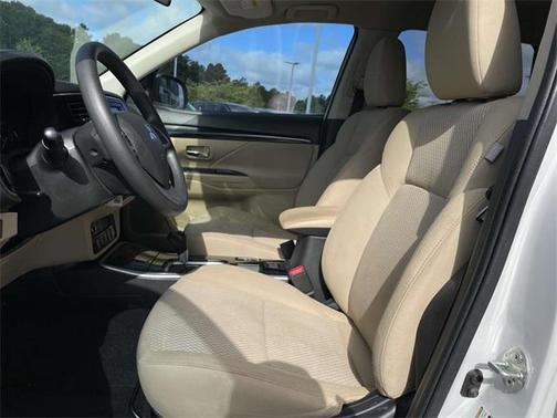 2019 Mitsubishi Outlander ES