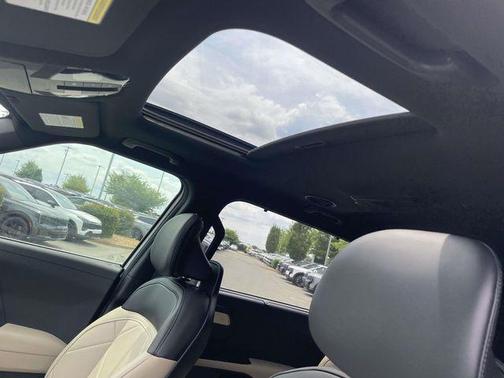 Glacial White Pearl 2027 Kia Telluride S