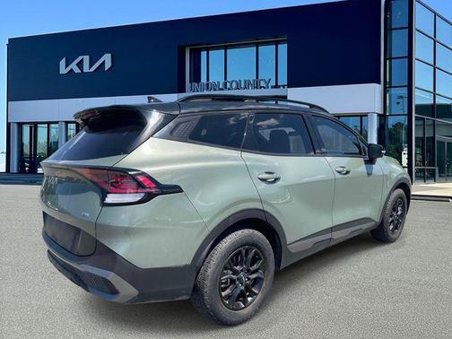 Jungle Green/Ebony Black Roof 2023 Kia Sportage S