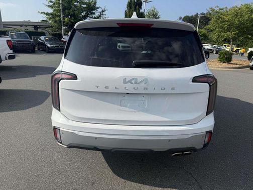 Glacial White Pearl 2024 Kia Telluride EX