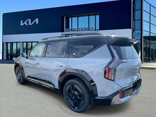 Wolf Gray/Ebony Black Roof 2026 Kia EV9 GT-Line