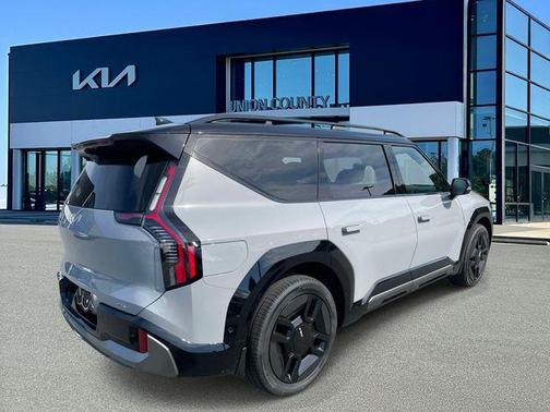Wolf Gray/Ebony Black Roof 2026 Kia EV9 GT-Line