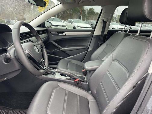 2021 Volkswagen Passat 2.0T SE