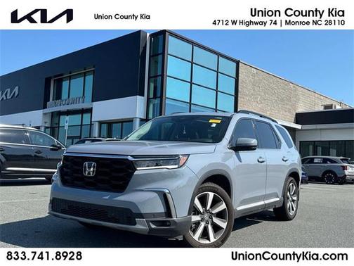 2025 Honda Pilot Touring 8-Passenger