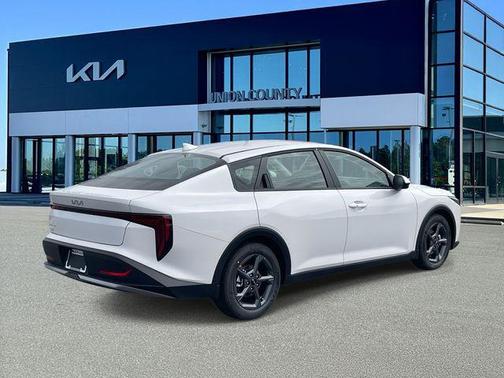 Snow White Pearl 2026 Kia K4 LXS