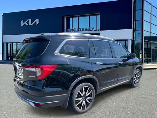 2020 Honda Pilot Touring 8-Passenger