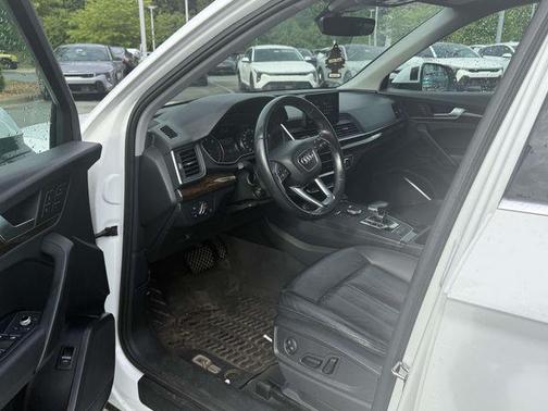 White 2020 Audi Q5 45 Premium