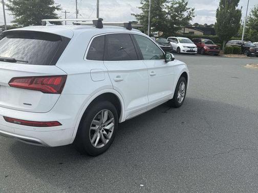 White 2020 Audi Q5 45 Premium