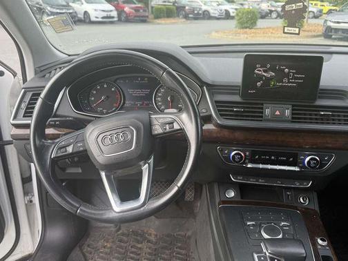White 2020 Audi Q5 45 Premium