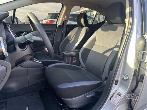 2024 Nissan Versa 1.6 SV