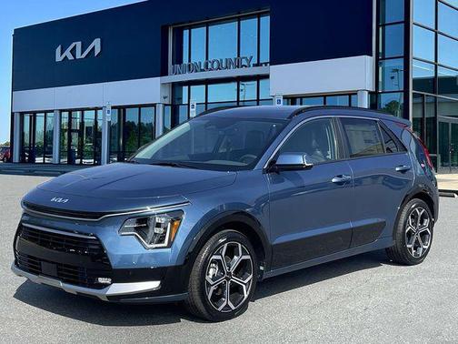 Mineral Blue 2025 Kia Niro Touring