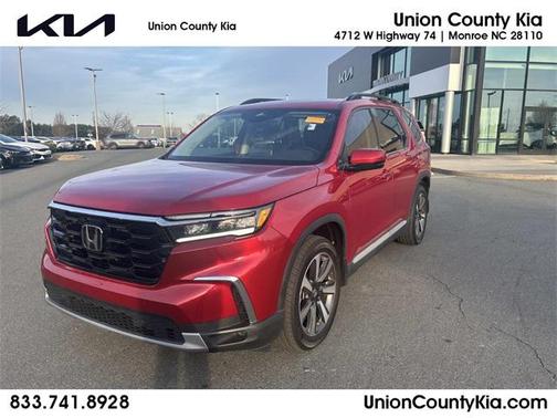 2025 Honda Pilot Touring 8-Passenger