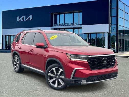 2025 Honda Pilot Touring 8-Passenger