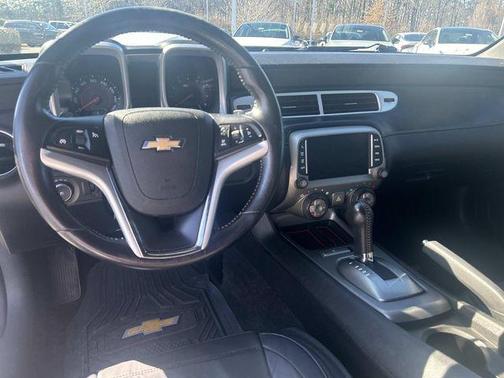 Summit White 2015 Chevrolet Camaro 1LT