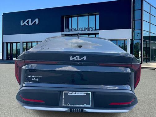 Aurora Black Pearl 2026 Kia K4 LXS