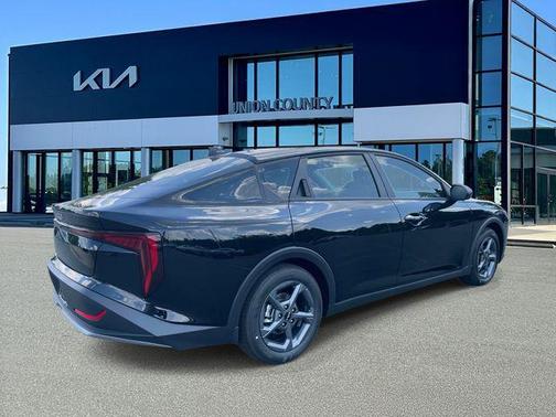 Aurora Black Pearl 2026 Kia K4 LXS