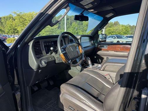 Tuxedo Black 2013 Lincoln Navigator Base