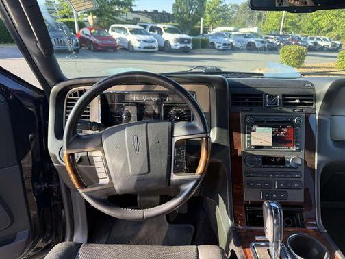 Tuxedo Black 2013 Lincoln Navigator Base