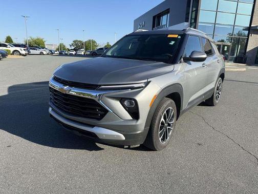 Sterling Gray Metallic 2024 Chevrolet Trailblazer LT