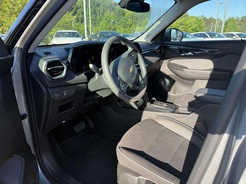 Sterling Gray Metallic 2024 Chevrolet Trailblazer LT