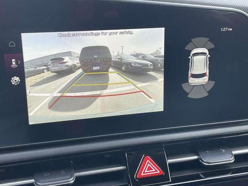 Cityscape Green 2026 Kia Niro Touring