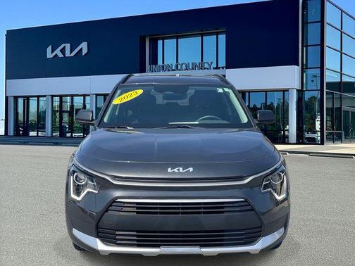 2023 Kia Niro LX