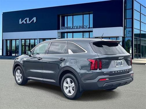 2022 Kia Sorento LX