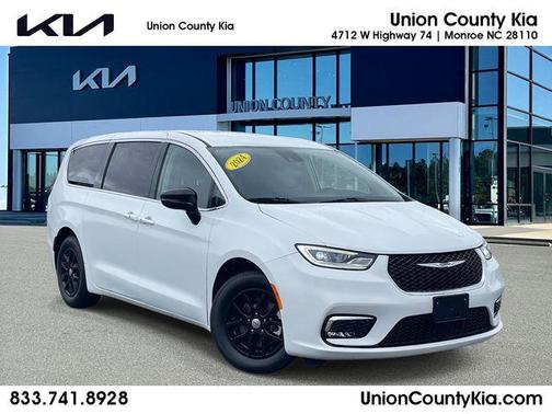 2024 Chrysler Pacifica Touring L