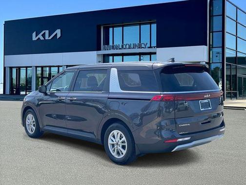 2024 Kia Carnival LX