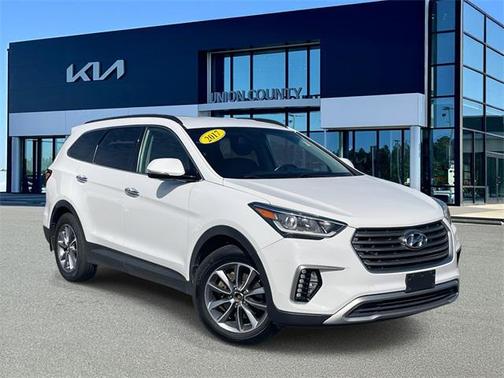 2017 Hyundai SANTA FE SE