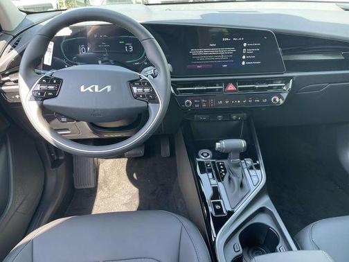 Cityscape Green 2026 Kia Niro EX