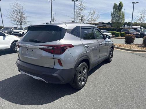Steel Gray 2022 Kia Seltos LX