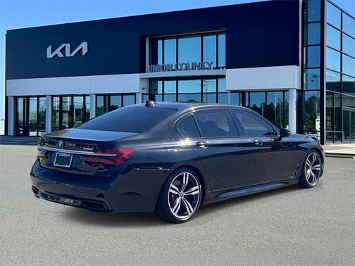 2016 BMW 750 i xDrive