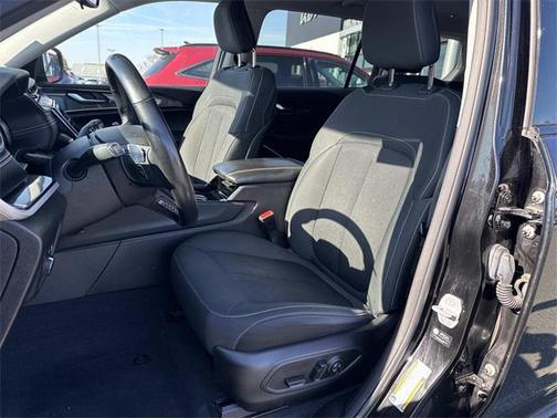 2022 Jeep Grand Cherokee L Laredo