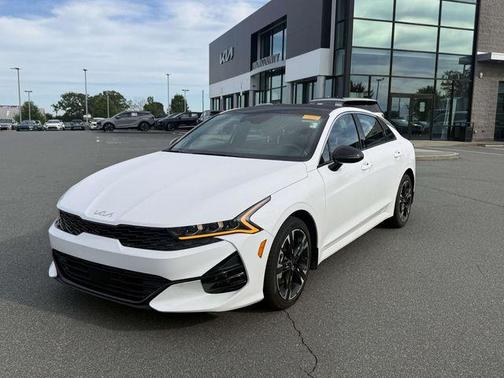 Glacial White Pearl 2024 Kia K5 GT-Line
