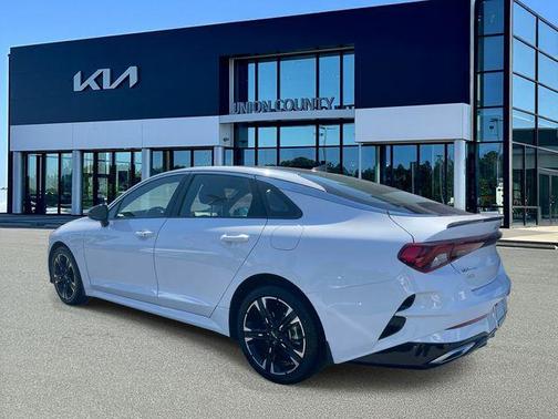 Glacial White Pearl 2024 Kia K5 GT-Line