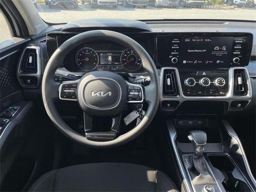 2022 Kia Sorento LX