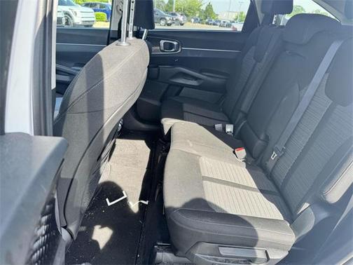 2022 Kia Sorento LX