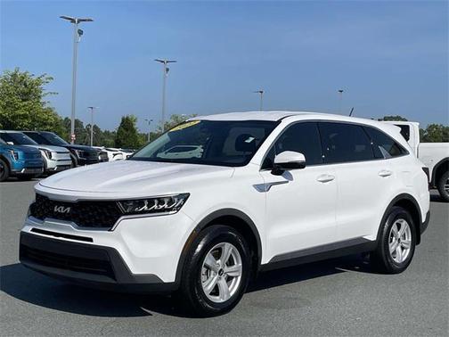 2022 Kia Sorento LX