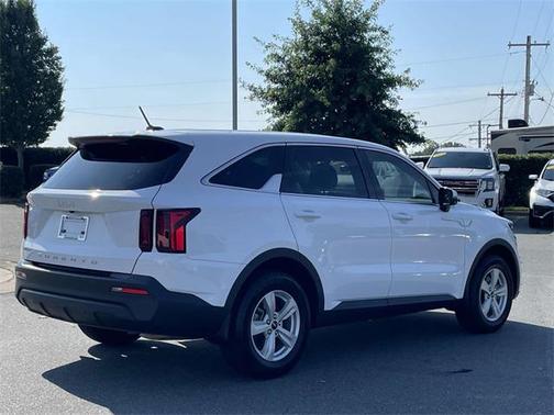 2022 Kia Sorento LX