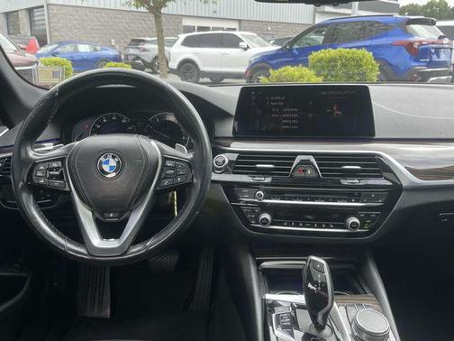 Black Sapphire Metallic 2019 BMW 530 xDrive