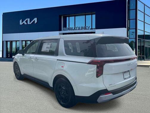 Snow White Pearl 2026 Kia Carnival LX