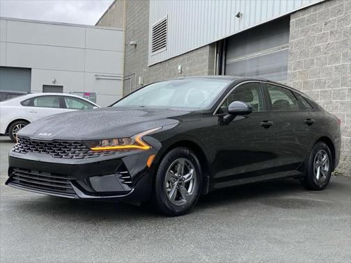 Ebony Black 2022 Kia K5 LXS